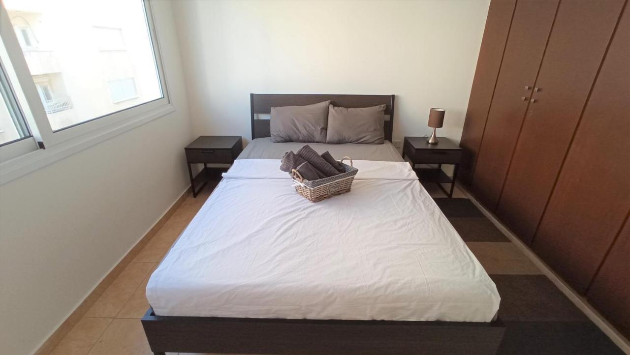 5 Min To The Beach Holiday Shared Apartment Incl Netflix - Private Room In 3 Bdr Apt لارنكا المظهر الخارجي الصورة